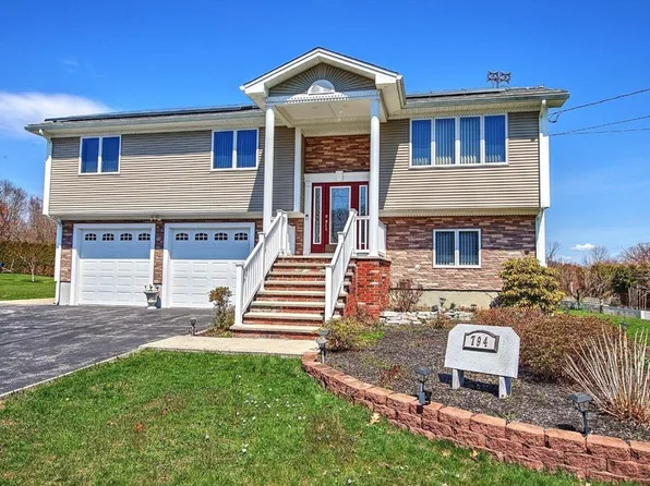794 County St, Seekonk, MA 02771