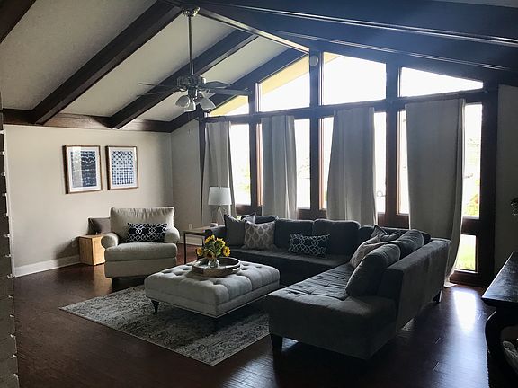3rd image of 1016 Northwood Rd