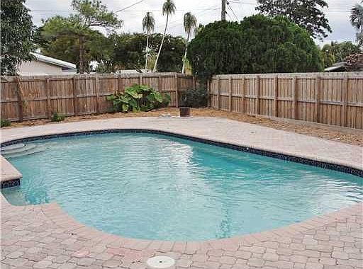 4th image of 309 NW 20th St