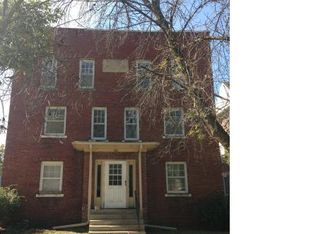 160 N Chambers St, Galesburg, IL 61401