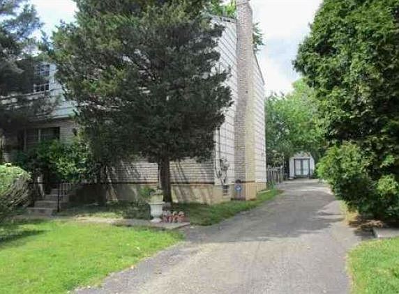 2nd image of 315 Bailey Rd