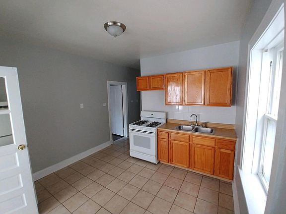 3rd image of 3236 W Warner Ave #1W