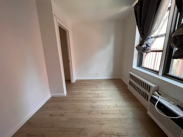 229 E 28th St #3-L — Photo 6