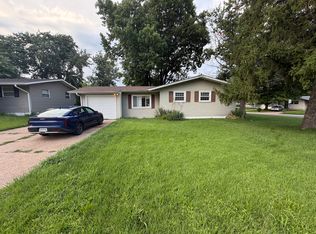 10343 Durness Dr, Saint Louis, MO 63137