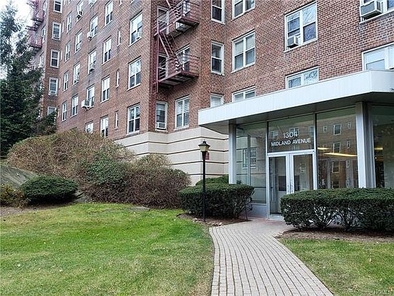 2nd image of 1304 Midland Ave APT B28