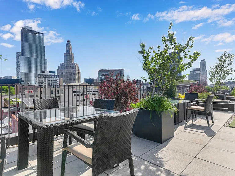 316 Bergen St #710 — Photo 10