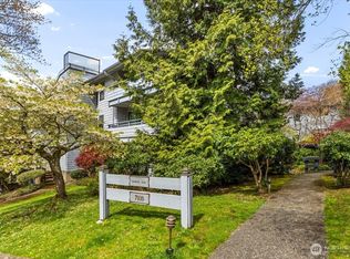 7930 SE 34th St APT 208, Mercer Island, WA
