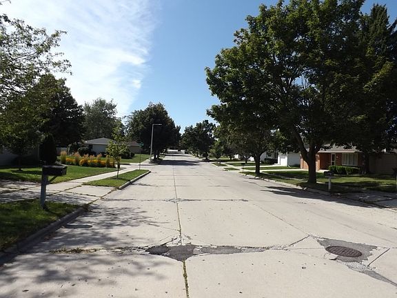 5th image of 1615 Greenfield Ave