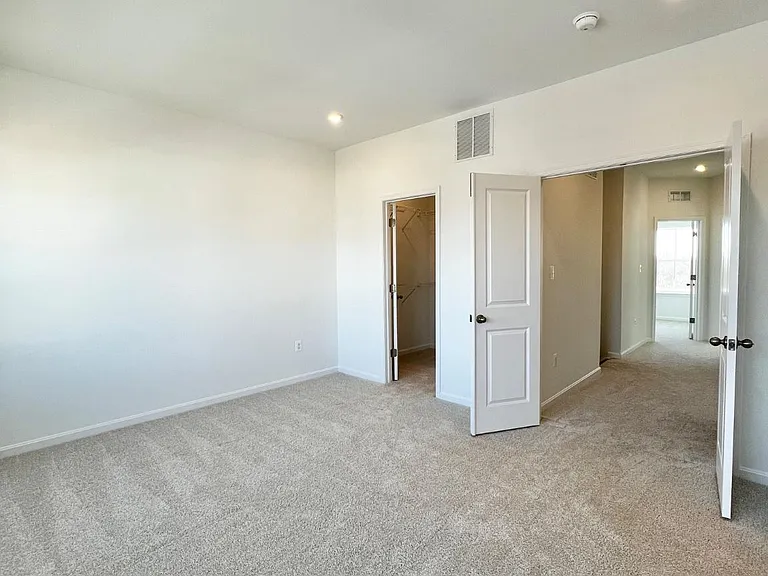 357 Andrew Ct — Photo 35
