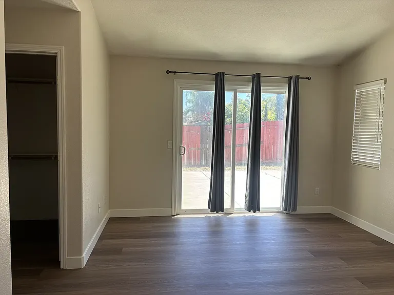 2201 Lenay Way — Photo 7