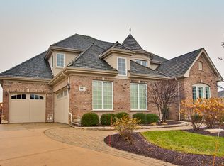 921 Clarion Ct, Inverness, IL 60010