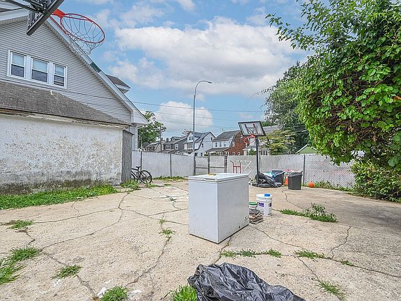 5th image of 20802 100th Ave