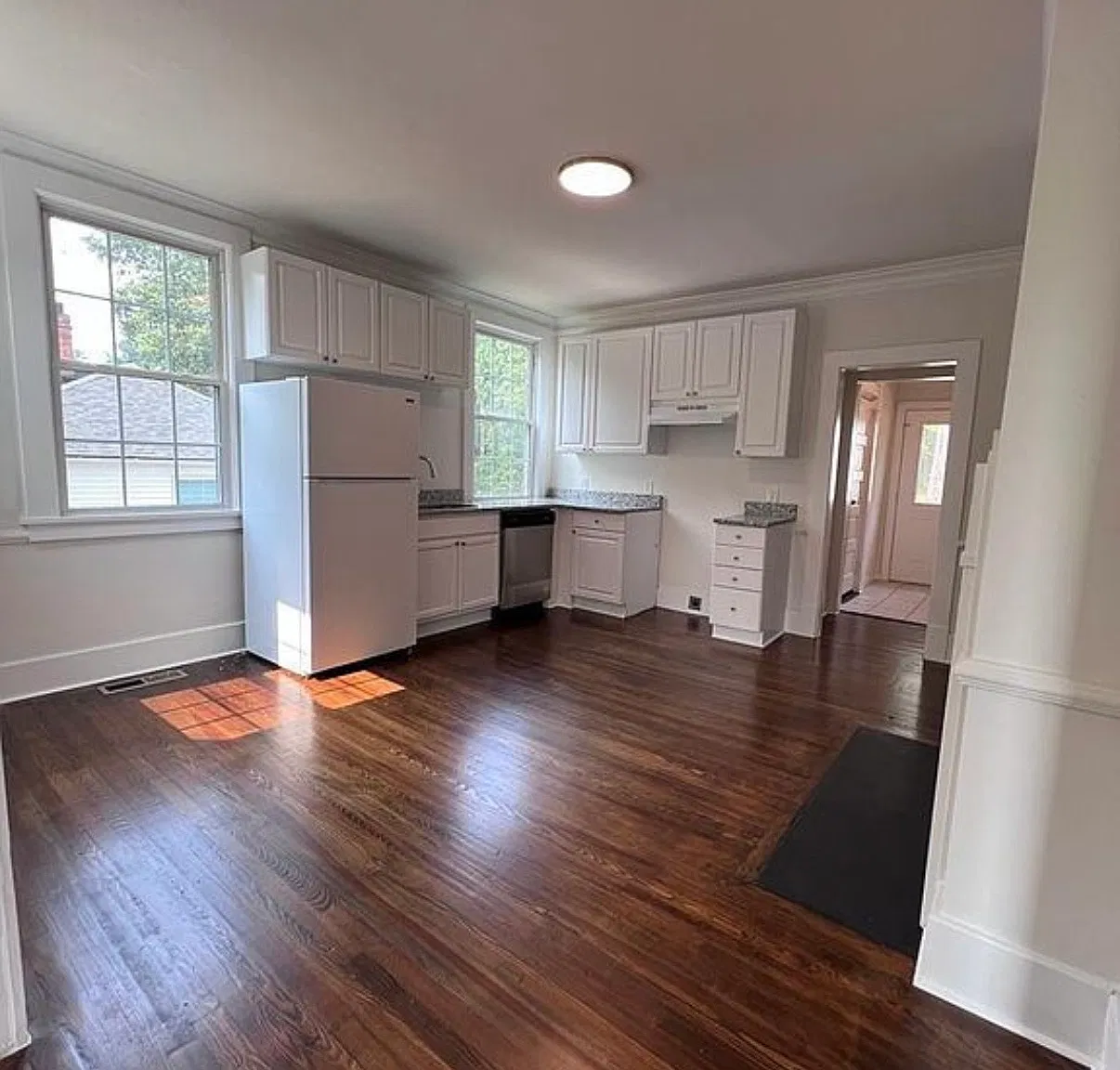 2 bed, 1008 sqft, $1,615 — Photo 3
