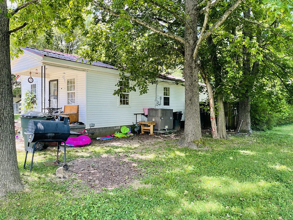 2nd image of 117 Hardy St