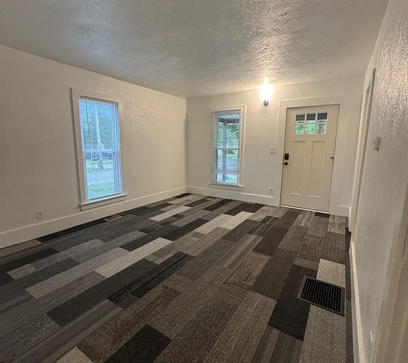 515 Center St
