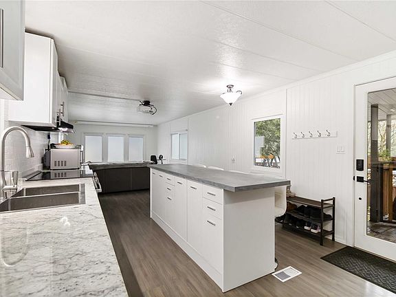 2nd image of 2817 Sooke Lake Rd #52