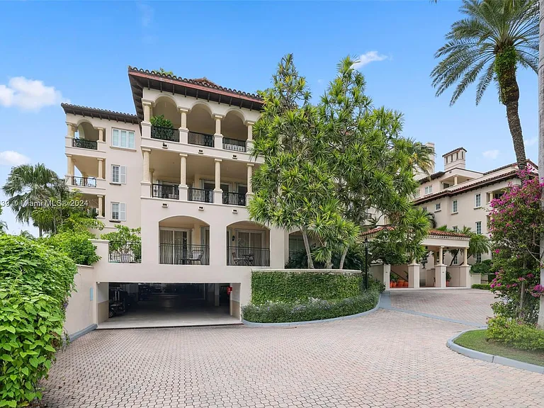 19144 Fisher Island Dr #19144 — Photo 46