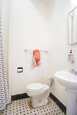 Rented by City Connections Realty | media 20