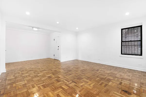 Rented by Compass | media 18