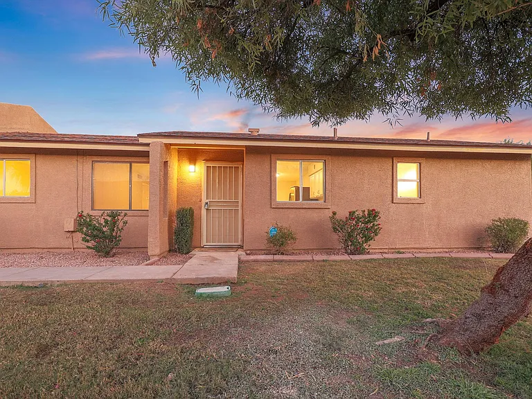 2611 E Maryland Dr — Photo 1