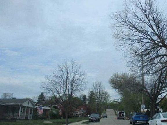 Exterior Neighborhood (street photo)