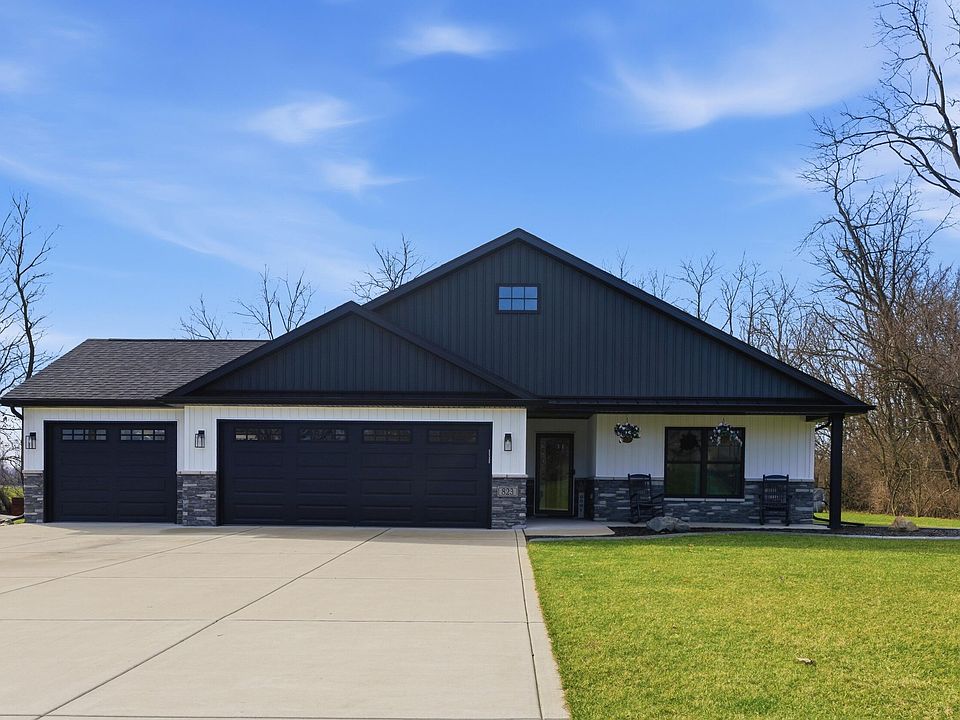 1st image of 823 11th St SW