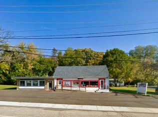 3604 Chapel Hill Rd, McHenry, IL 60051