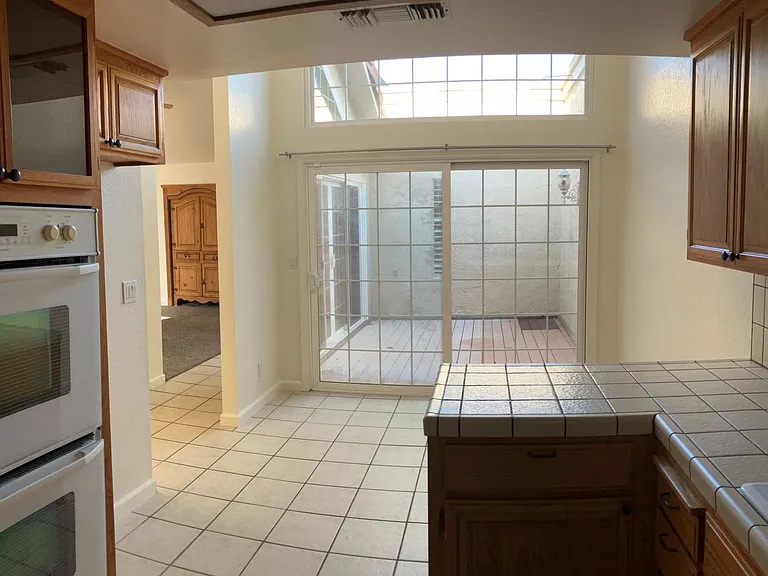 1855 Scenic Dr #F — Photo 9