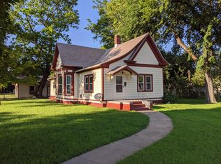 402 E Main St, Sterling, KS 67579