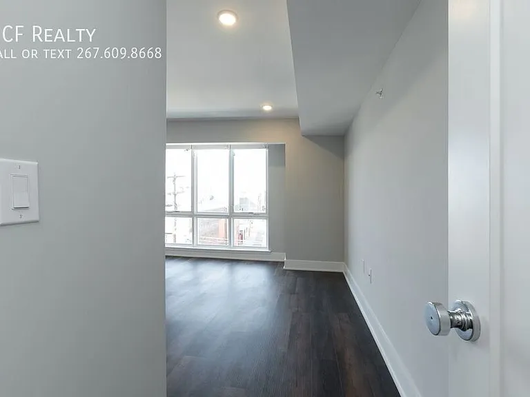 711 N 16th St #3 — Photo 2