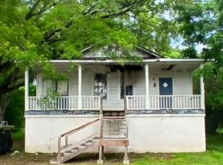 207 W 9th St, Chickamauga, GA 30707