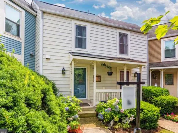 1763 Whisperhill Dr, Reston, VA 20194