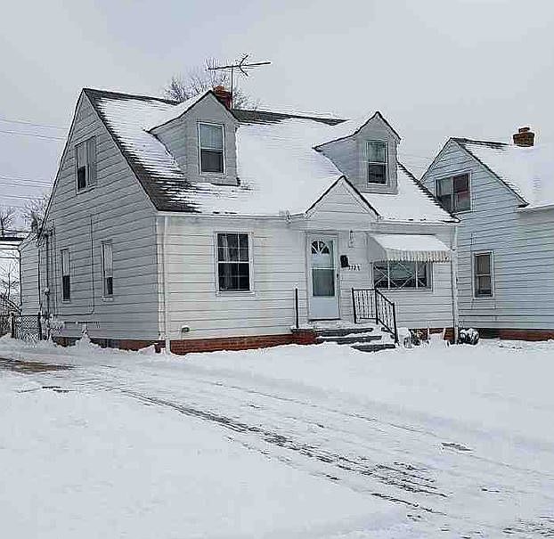 2nd image of 5527 Hollywood Ave