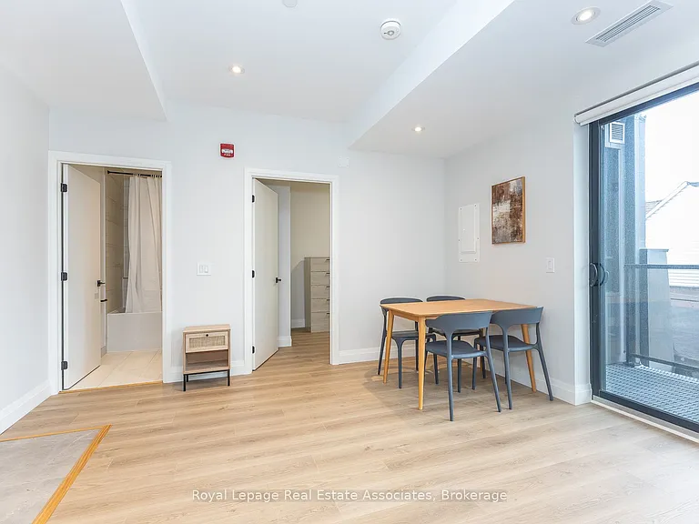 1000 Bathurst St #302 — Photo 9