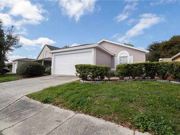 3rd image of 1008 Winterberry Ln