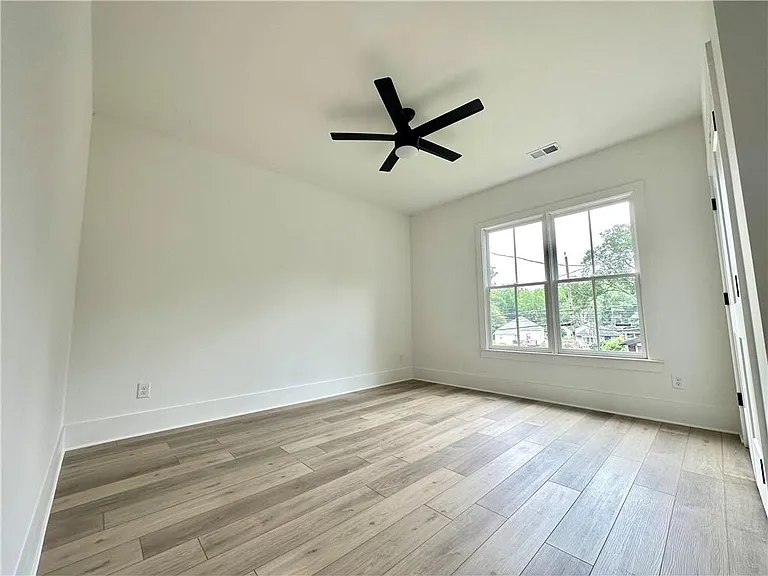 192 Claire Dr SE — Photo 12