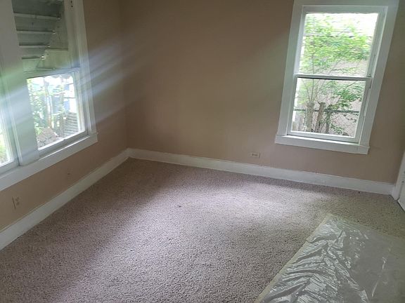 4th image of 1411 Saint Anthony Ave