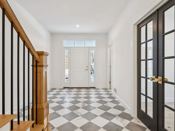 201 Kearsarge Way, Portsmouth, NH 03801