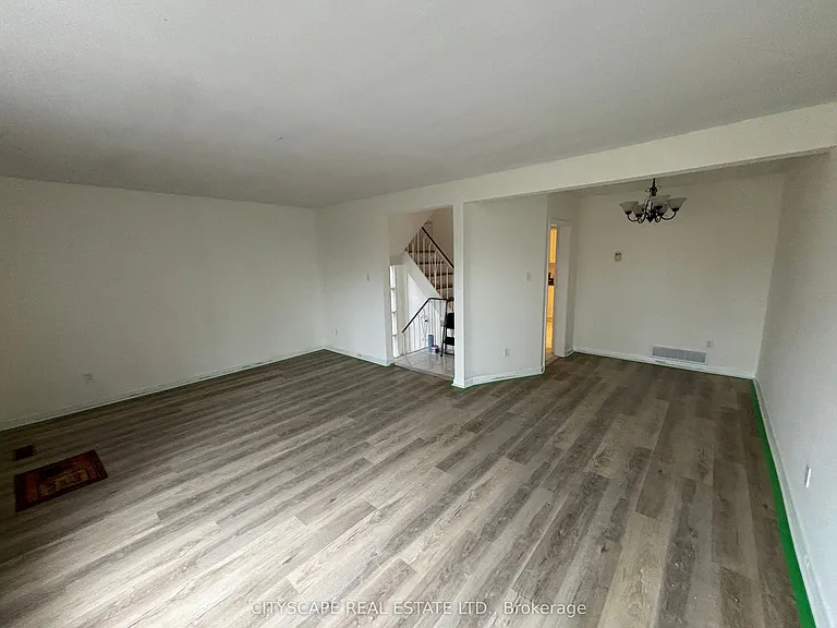 116 Guildwood Pkwy — Photo 3