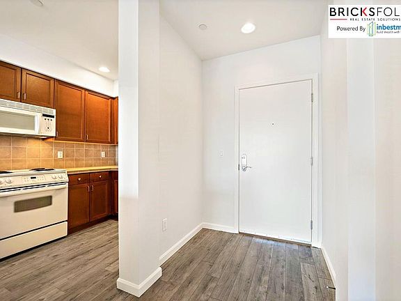 2nd image of 11004 NE 11th St APT 310