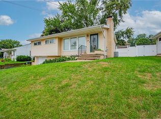 2198 Lynn Dr, Akron, OH 44312