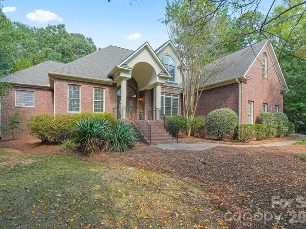707 Mayfield Ct, Fort Mill, SC 29715