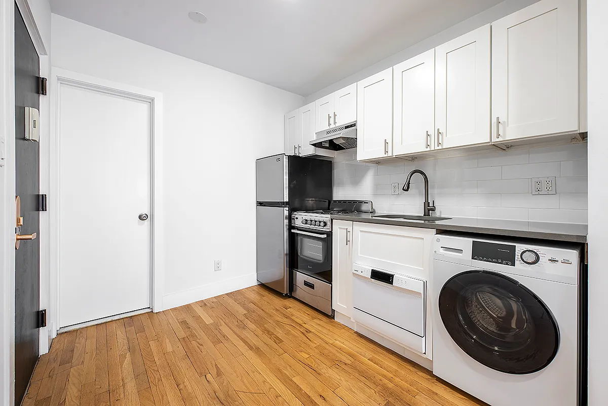 Building Photo - 463 W 19th St #4