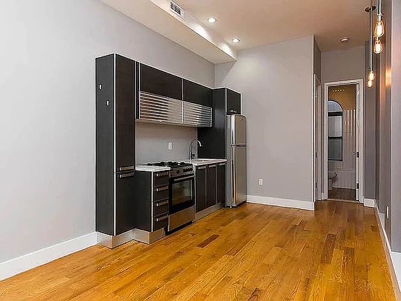 3rd image of 321 Putnam Ave #1H