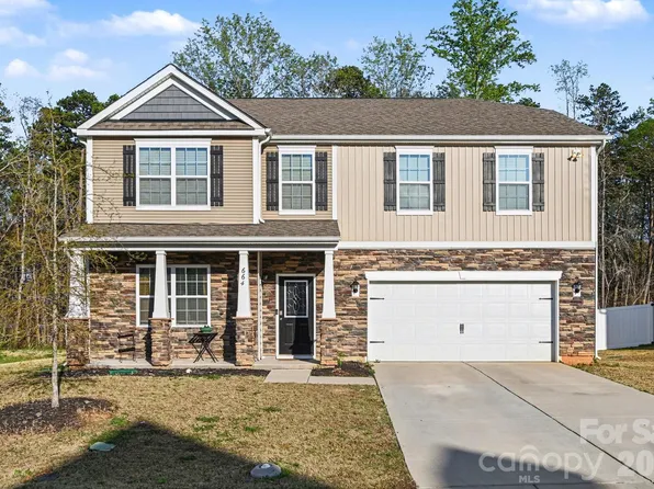 664 Saddlebred Ln, Locust, NC 28097