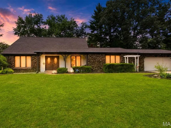 5 Dahlia Ln, Belleville, IL 62221