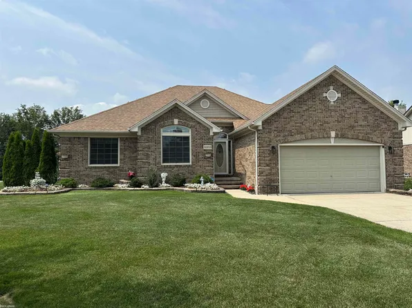 51959 Plum Creek Dr, Chesterfield, MI 48047