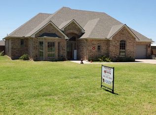 411 Obsidian Dr, Elgin, OK 73538