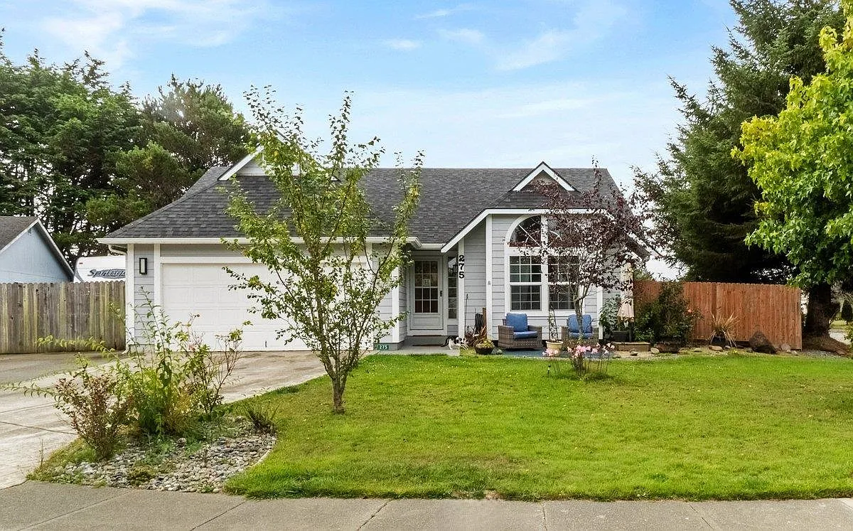 275 Chevy Chase Way photo 1
