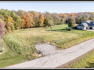 W9008 Forest Ridge Dr #5, Hortonville, WI 54944